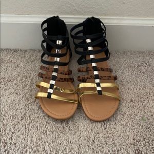 Strappy flat sandals